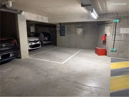 parking / garage