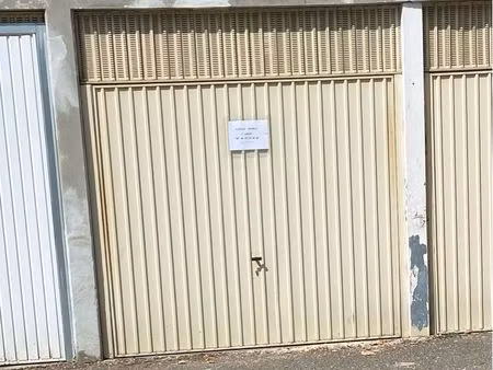 grand garage de 24 m2 au centre-ville