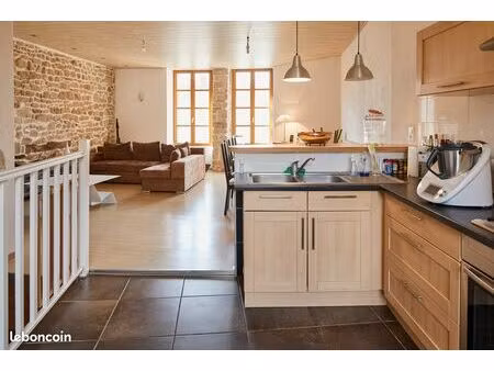 maison meublée 5 pièces – centre de mortagne-sur-sèvre / pas de garage ni de jardin