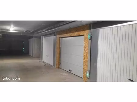 garage/box fermé à louer