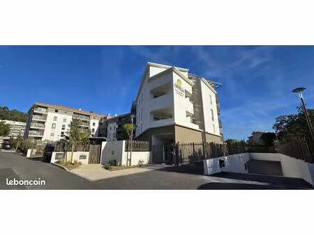 parking 12 m² la garde