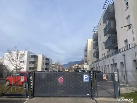 parking 12 m² reignier esery