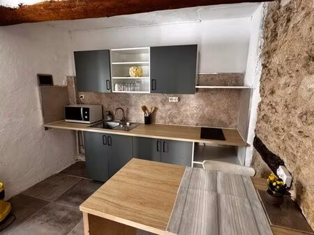 loue maison de village 650/mois