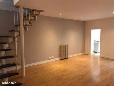 echoppe simple 3 pièces. 70m2