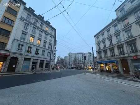 local commercial 100 m²