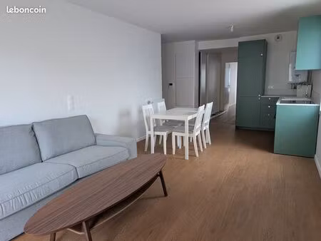 a louer appartement deux/trois pièces meublé à aubervilliers  proche mairie  métro et parc