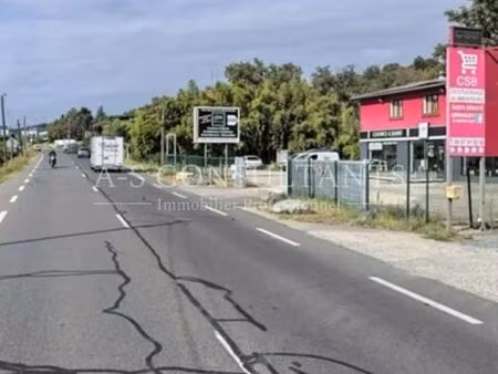 local commercial 740 m²