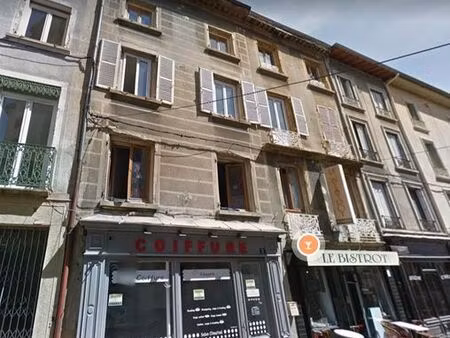 local professionnel avec double-vitrine plein centre de thizy-les-bourgs