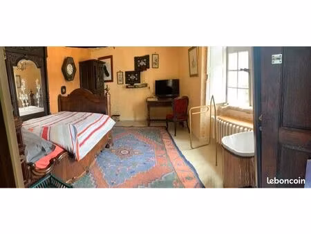 chambre calme  laverie et cuisine  jardin dans manoir