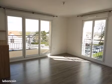 appartement 2 pièces – 42 m² – balcon – parking – centre-ville