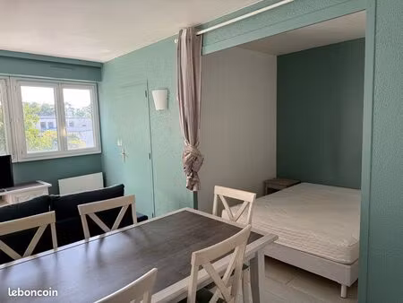 t1bis / entièrement rénové / parking privé