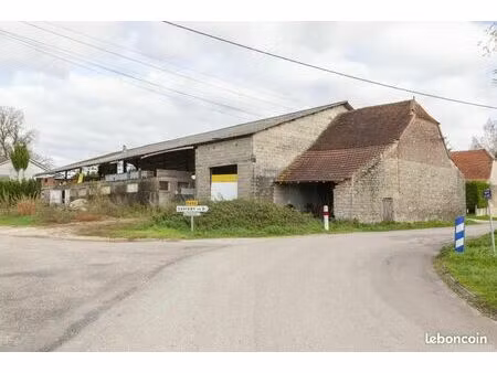 hangar 1 010 m² savigny en revermont