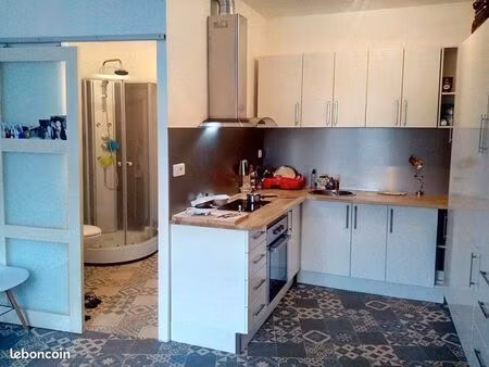 studio lumineux à vendre