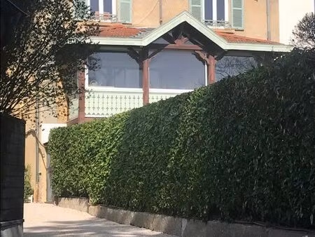 loué appartement avec jardin pas( pas de pain pied)