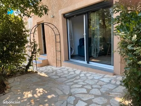grand studio 33 m² au calme dans villa+terrasse
