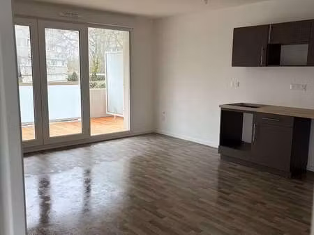 location appartement 3 pièces à saint-herblain (44800) : à louer 3 pièces / 58m² saint-her