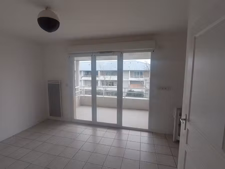 aytre t1 bis avec terrasse- proche la rochelle- investisseme