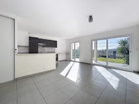 appartement t3 en duplex avec jardin - proche des plages 2