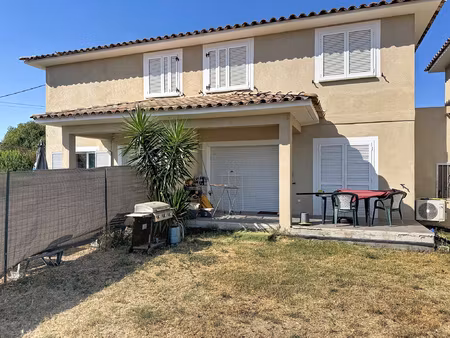duplex t3 avec jardin privatif - 2 parkings - proche des pla