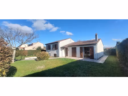 maison de plain-pied de 100m2 4 pièces avec grand garage sur