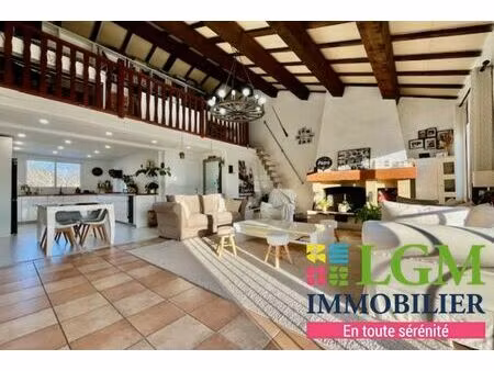 lattes maurin : maison t8 de 240 m² habitables  en r+1  sur 430 m² de parcelle avec piscin