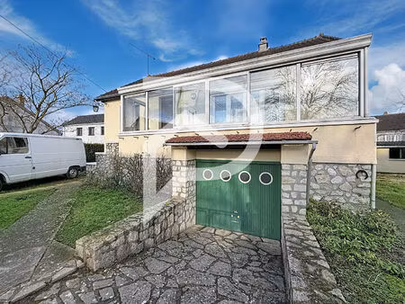 maison individuelle avec sous-sol total  garage et terrain de 576 m²
