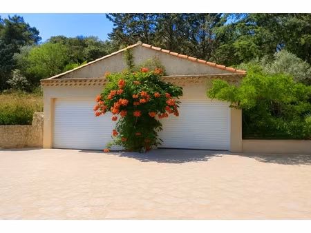 villa d'exception à la boissière environnement calme  pisc