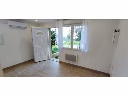 appartement t1 bis en rez de chaussée avec jardinet et parki