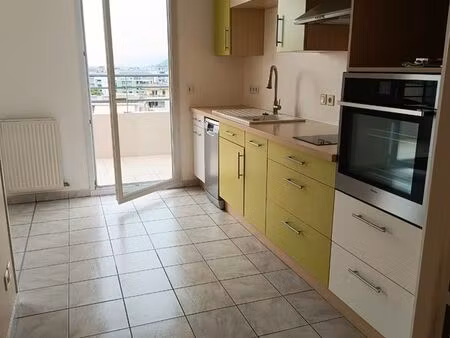 location t2 echirolles