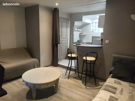 location studio meublé 56120