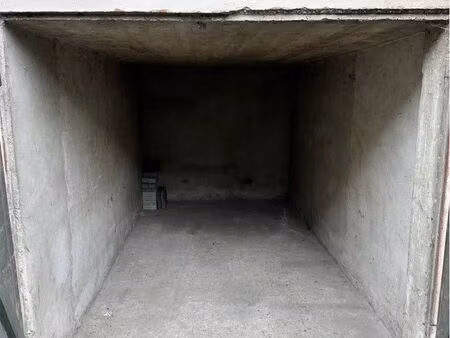 garage fermé à louer