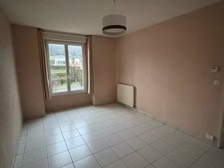 appartement t2centre-ville bernay 650 euros