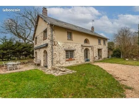 location longue durée – charmante maison en pierre avec jardin – saint-lucien (28210)