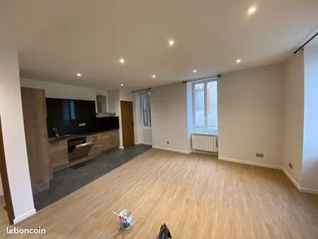 à louer – superbe t4 en duplex au cœur de brioude