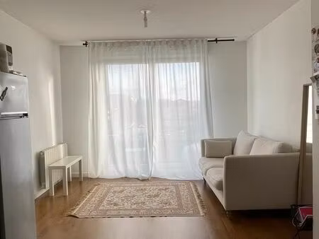 montluel - t2 proximité immediate gare sncf