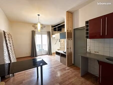 studio 1 pièce 28 m²