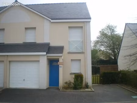 maison mitoyenne 82 m2 + garage fermé 14 m2
