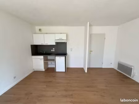 studio avec terrasse