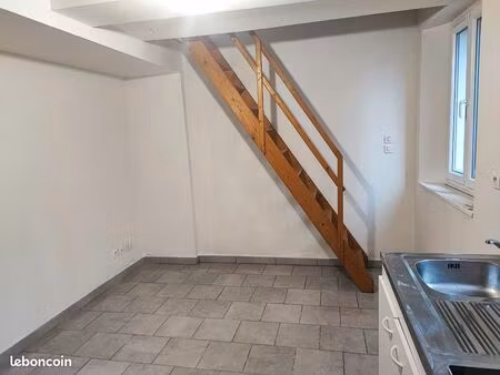 t1 non meublé 25 m² à abbeville – parking – proche commerces