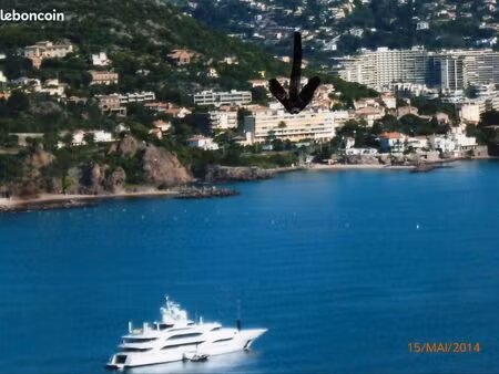 beau et grand studio face mer baie de cannes