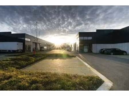 spacieux local commercial de 285 m² à vendre à moen