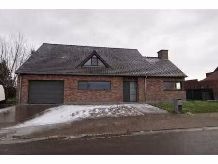 ruime  landelijke alleenstaande woning in langemark