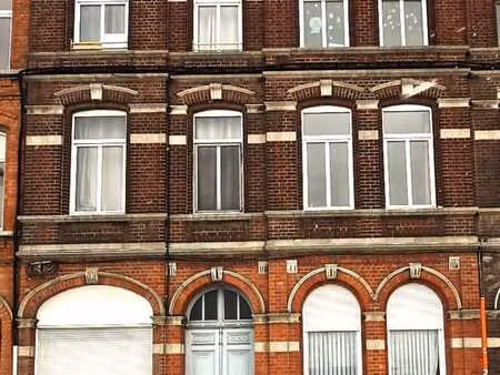 immeuble de rapport - 6 appartements (tous loués)