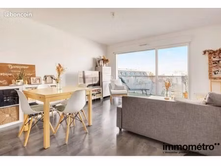 [lille] appartement t3 sans vis à vis - vue magnifique sur le beffroi