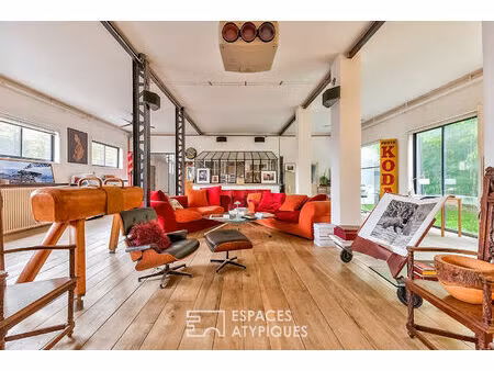 atelier industriel aménagé en loft familial