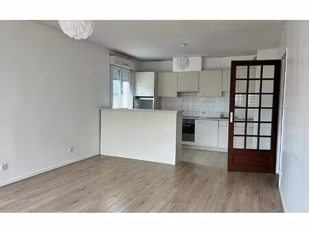 location appartement  51.67 m² t-2 à bourges  566 €