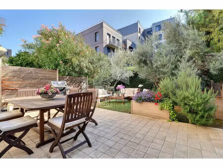 duplex 90 m2 à 4min du métro