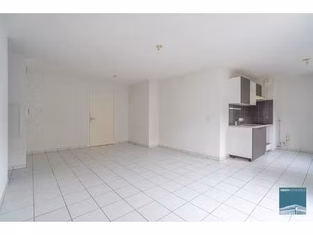 trois pièces avec deux places de stationnement