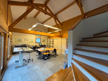 local professionnel récent de 60 m² à louer