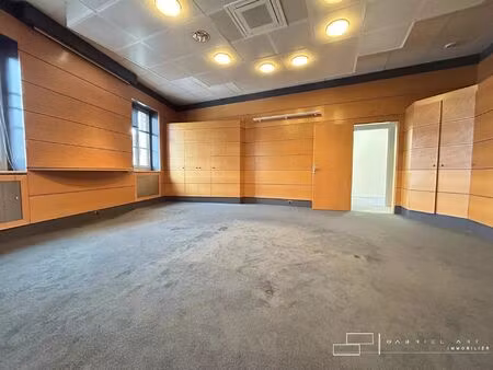 location commerce 69 m² à auch (32000)